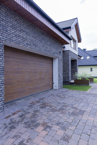 Detached House with Automatic Garage Door